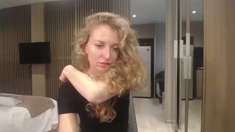 Sasha online show from 10/04/25, 05:16