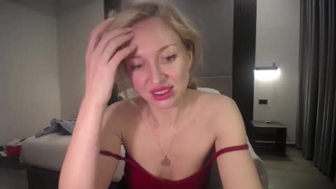 Snapshot of sashasweetsasha chatting on 03/09/26, 01:15 Sasha online show from 03/09/26, 01:15