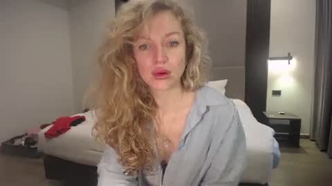 Snapshot of sashasweetsasha chatting on 03/11/26, 05:02 Sasha online show from 03/11/26, 05:02