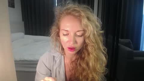 Snapshot of sashasweetsasha chatting on 03/29/26, 04:56 Sasha online show from 03/29/26, 04:56