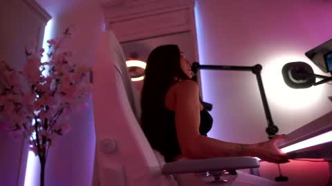 sashawest_official online show from 07/07/26, 11:42