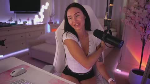 sashawest_official online show from 07/21/26, 10:56