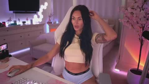 sashawest_official online show from 07/28/26, 10:31