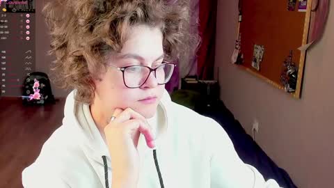 Snapshot of sashy_way chatting on 12/08/24, 03:43 .Alexandra online show from 12/08/24, 03:43
