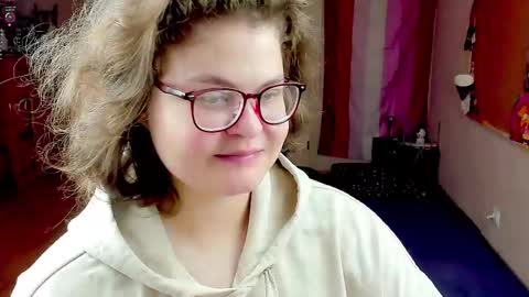 Snapshot of sashy_way chatting on 09/12/25, 09:37 .Alexandra online show from 09/12/25, 09:37