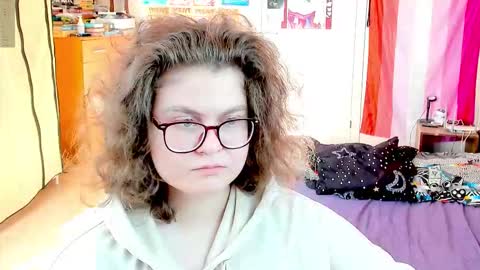 Snapshot of sashy_way chatting on 10/11/25, 08:35 .Alexandra online show from 10/11/25, 08:35
