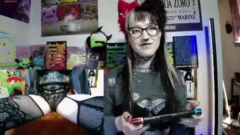 Ivy online show from 04/11/26, 03:38