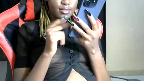 Snapshot of sassy_lyne chatting on 06/02/26, 01:07 sassy_lyne online show from 06/02/26, 01:07