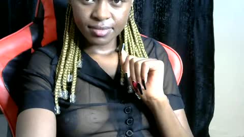 sassy_lyne online show from 06/19/26, 10:46