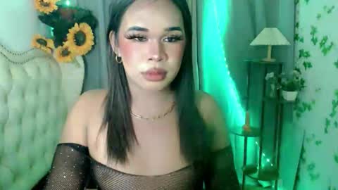sassy_tinaxx online show from 11/24/25, 06:51