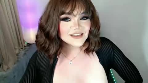 Snapshot of sassy_vivits chatting on 05/07/26, 05:35 sassy_vivits online show from 05/07/26, 05:35