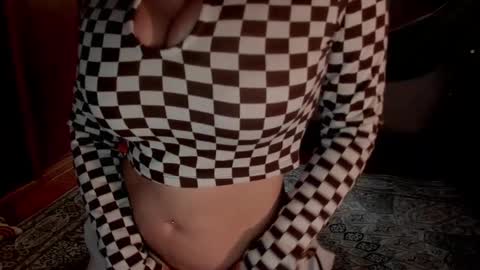 Ms. Oh   online show from 12/13/24, 07:10