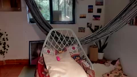 Ms. Oh   online show from 03/12/25, 09:35