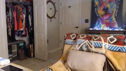 Trish online show from 02/04/25, 02:28