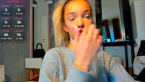 sassyt33n online show from 10/20/25, 09:21