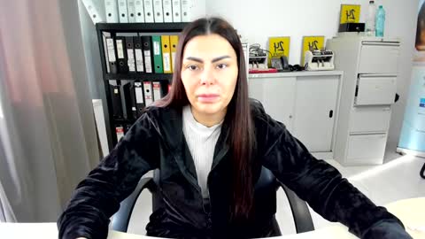 sassytiff online show from 10/21/25, 12:17