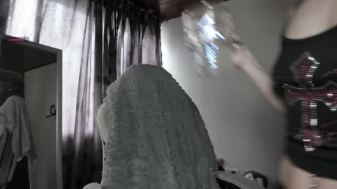    im expecting 300 thumbs up on my altar online show from 02/04/25, 09:41