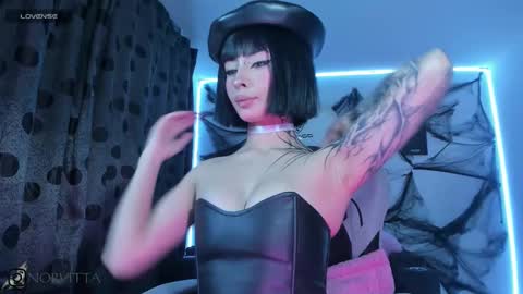    im expecting 300 thumbs up on my altar online show from 10/28/25, 11:18