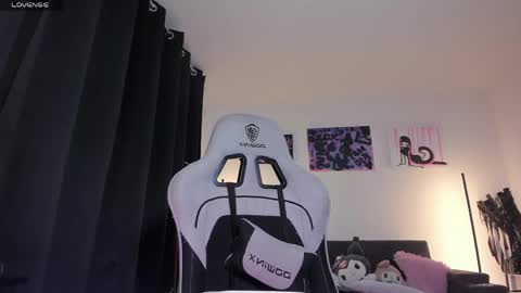    im expecting 300 thumbs up on my altar online show from 04/03/26, 11:36