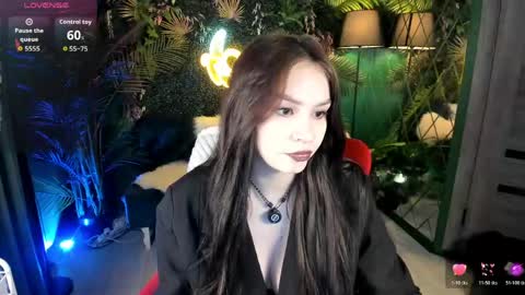 Snapshot of satiralux chatting on 06/02/26, 03:25 online show from 06/02/26, 03:25
