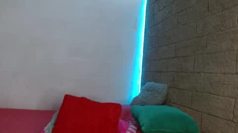 Snapshot of sativa_29 chatting on 12/17/24, 08:54 Sativa online show from 12/17/24, 08:54