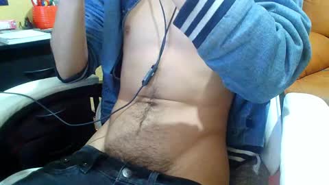 saturno_97 online show from 02/02/25, 09:34