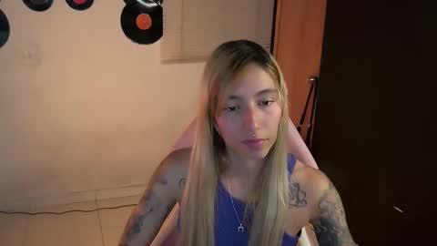 Snapshot of saucy_jenn1 chatting on 04/25/26, 05:10 I AM JENN online show from 04/25/26, 05:10