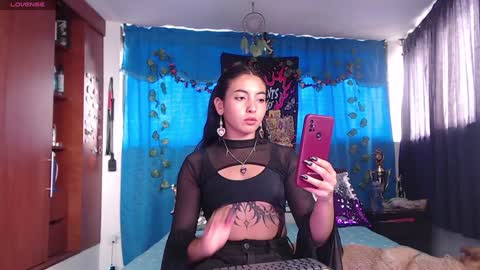 Snapshot of saucy_zaren chatting on 01/28/25, 02:21 Zaren online show from 01/28/25, 02:21
