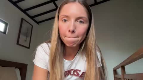 Nana online show from 04/01/26, 09:54