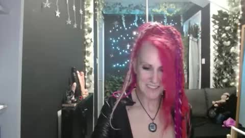 SaucySky online show from 09/25/25, 09:51