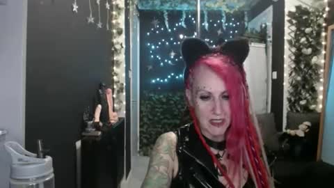 SaucySky online show from 10/04/25, 08:18