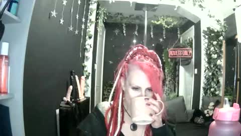 SaucySky online show from 04/18/26, 09:37