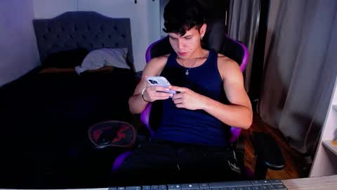 Snapshot of saulomiralles chatting on 02/26/25, 02:37 Saulo online show from 02/26/25, 02:37