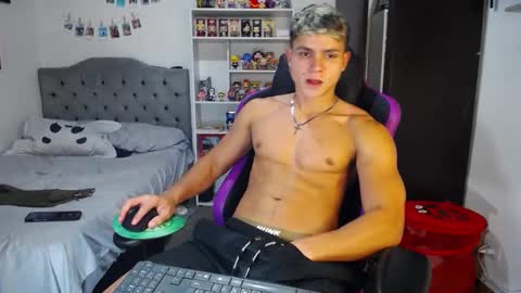 Snapshot of saulomiralles chatting on 09/15/25, 10:54 Saulo online show from 09/15/25, 10:54