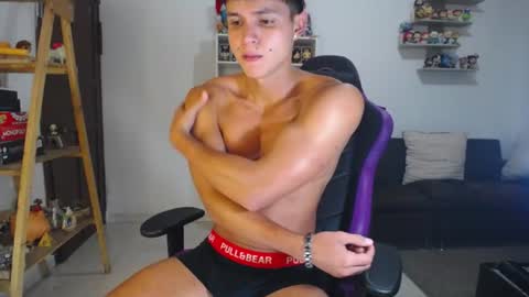 Snapshot of saulomiralles chatting on 08/04/26, 01:31 Saulo online show from 08/04/26, 01:31