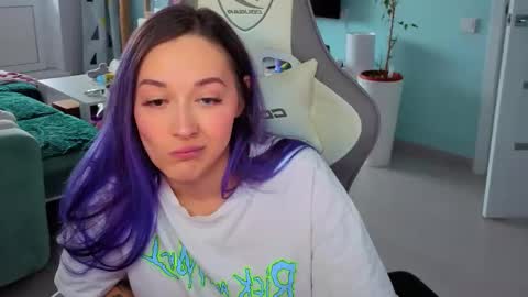 Ariel online show from 04/16/26, 04:46