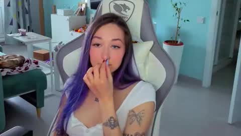 Snapshot of savage_lust_ chatting on 05/16/26, 05:04 Ariel online show from 05/16/26, 05:04