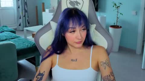 Snapshot of savage_lust_ chatting on 07/24/26, 04:10 Ariel online show from 07/24/26, 04:10