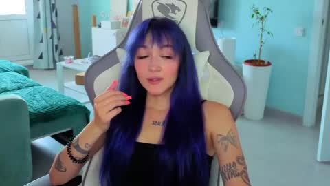 Snapshot of savage_lust_ chatting on 07/30/26, 04:22 Ariel online show from 07/30/26, 04:22