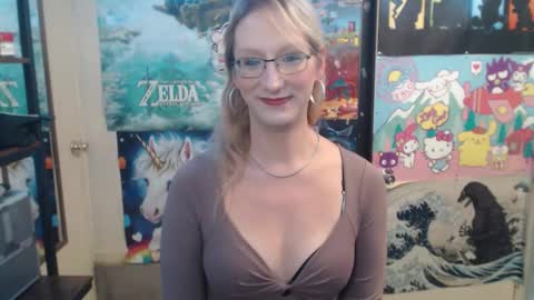 Savanah online show from 10/17/25, 06:21