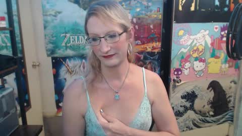 Savanah online show from 10/22/25, 02:34