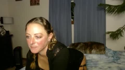 savannahlush online show from 11/17/25, 12:27