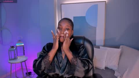 S a v a n n a h  online show from 12/04/25, 10:46