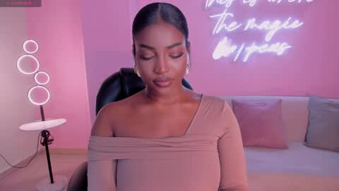 S a v a n n a h  online show from 04/19/26, 12:04