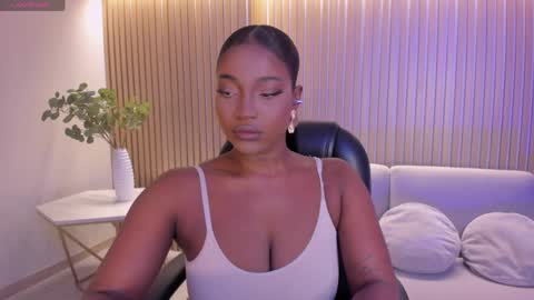 Snapshot of savannahstorm_ chatting on 05/15/26, 10:44 S a v a n n a h online show from 05/15/26, 10:44