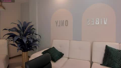 Snapshot of savannahstorm_ chatting on 06/04/26, 12:33 S a v a n n a h online show from 06/04/26, 12:33