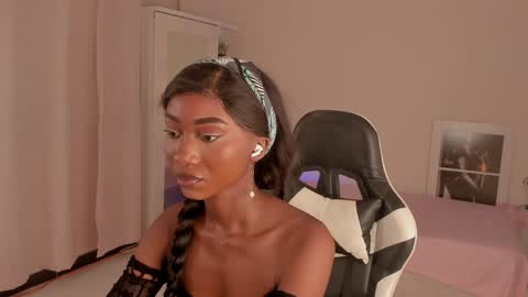 Savannahwildee online show from 12/10/24, 07:43