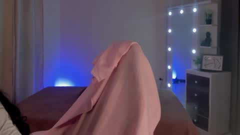 Savannahwildee online show from 02/25/25, 12:03