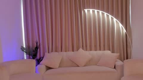 Savannahwildee online show from 09/14/25, 11:42