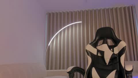 Savannahwildee online show from 09/30/25, 11:37